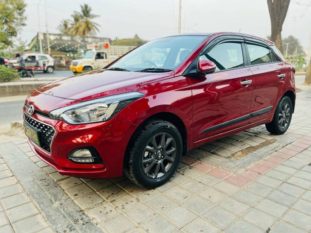 https://images10.gaadi.com/usedcar_image/4555358/original/processed_69102952104ab5abe68929736a0838fb.jpg?imwidth=6400