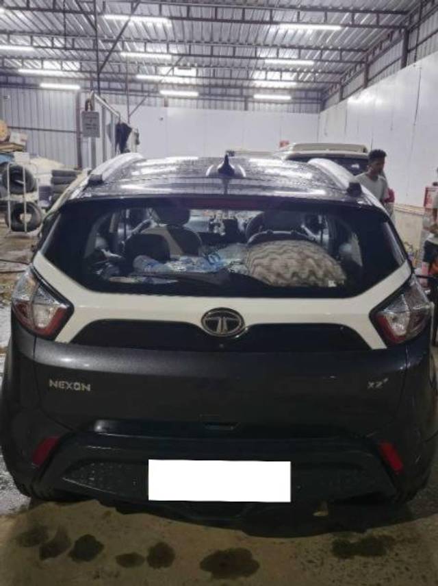 https://images10.gaadi.com/usedcar_image/4555365/original/processed_b4e2f96f-46e4-418e-9a62-8c8229f8bec6.jpg?imwidth=6402