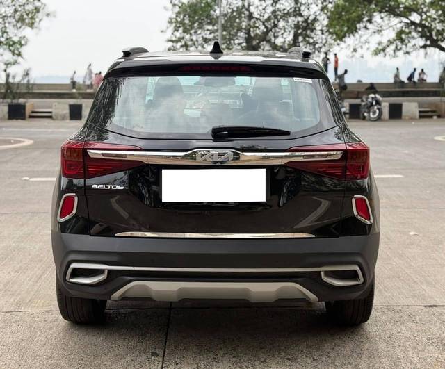 https://images10.gaadi.com/usedcar_image/4555370/original/processed_b244938b594e0d1ba0cf2e17271a4cff.jpg?imwidth=6402