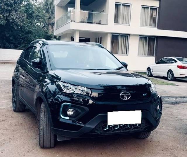 https://images10.gaadi.com/usedcar_image/4555424/original/processed_85ad49c6-b090-4f3a-a781-a22621d2bcbe.jpeg?imwidth=6400