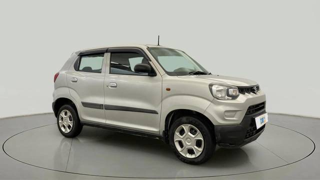 https://images10.gaadi.com/usedcar_image/4555444/original/57d543870e829a46b9c54b45bb6956e9.jpg?imwidth=6400