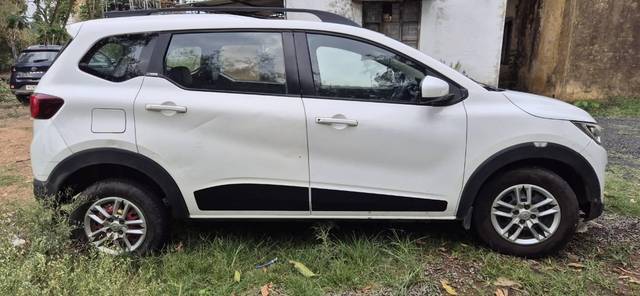 https://images10.gaadi.com/usedcar_image/4555448/original/processed_03107d37-7156-42f7-ad7a-32d8b4399a24.jpg?imwidth=6401