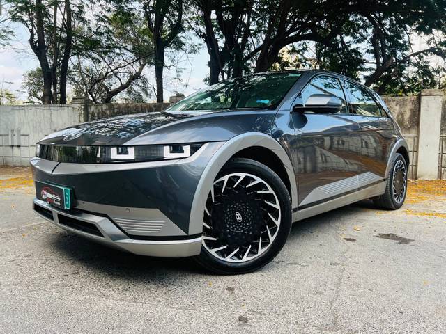 https://images10.gaadi.com/usedcar_image/4555449/original/processed_3b5c475432c6c5e9aca4a33b0482cc7a.jpg?imwidth=6402