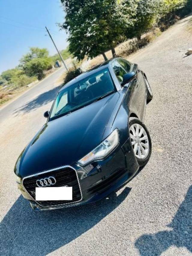 https://images10.gaadi.com/usedcar_image/4555462/original/processed_65e18d6c-548f-43a8-b946-c2d0fb3d6ab3.jpeg?imwidth=6401