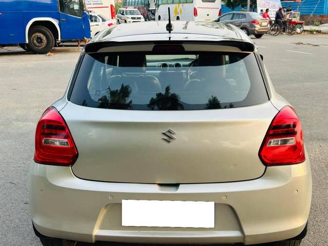 https://images10.gaadi.com/usedcar_image/4555480/original/processed_564e6c27306d14166fbf1a91e90505c5.jpg?imwidth=6402