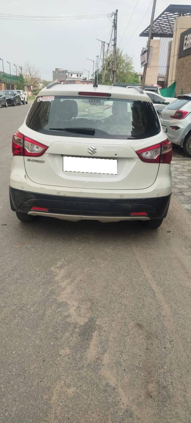 https://images10.gaadi.com/usedcar_image/4555495/original/processed_89d16ce6-1bf5-4017-aa2b-a7671321908a.jpg?imwidth=6400