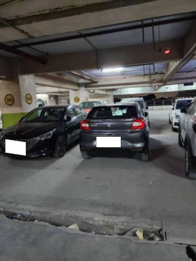 https://images10.gaadi.com/usedcar_image/4555520/original/processed_ffd64999-4aaf-439c-9576-2b514a9a6dc1.jpg?imwidth=6400