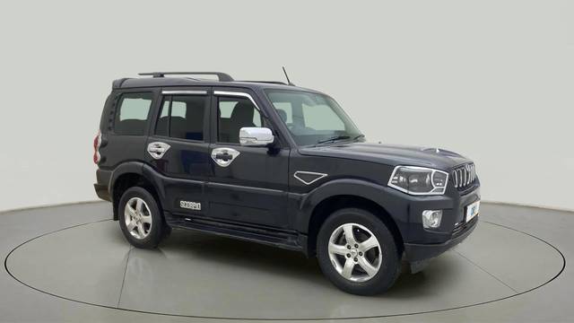 https://images10.gaadi.com/usedcar_image/4555544/original/6d2fc17d6bf33f62922213dd8a345359.jpg?imwidth=6400