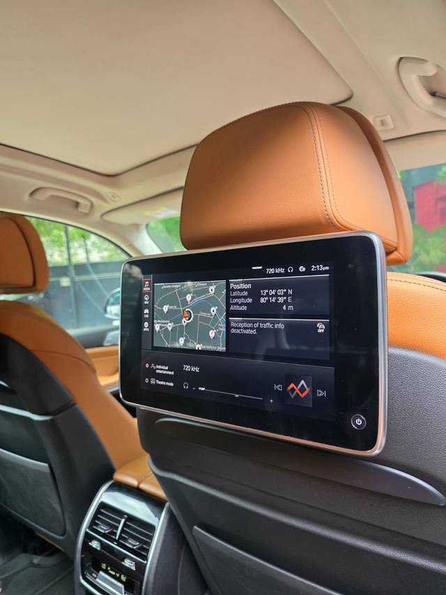https://images10.gaadi.com/usedcar_image/4555546/original/e98492910a8715ea4ac1e0a4f8639fb8.jpg?imwidth=6402