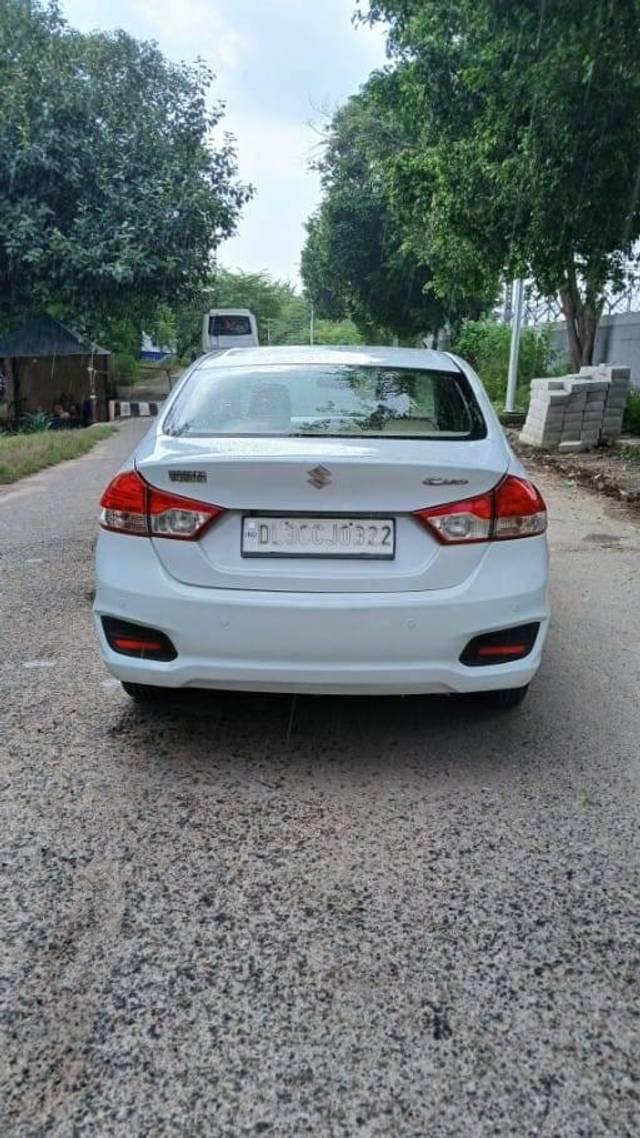 https://images10.gaadi.com/usedcar_image/4555547/original/processed_0a43088094bbee691586bffddc7e53a6.jpg?imwidth=6401