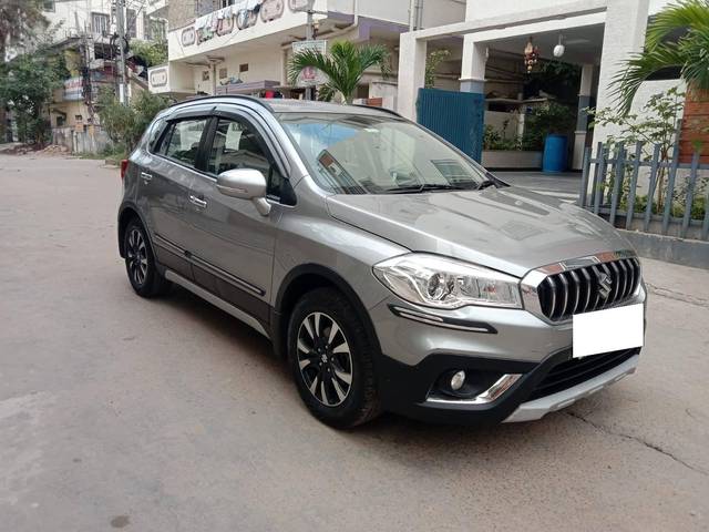 https://images10.gaadi.com/usedcar_image/4555554/original/processed_9390a618be6c098aaafb9afebbae96fc.jpg?imwidth=6400