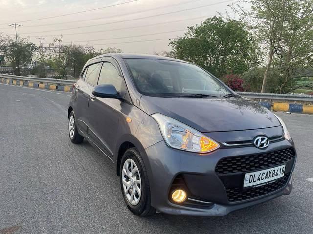 https://images10.gaadi.com/usedcar_image/4555555/original/processed_86b6ca1486bc31a9f8190144bd5dd2fc.jpg?imwidth=6400