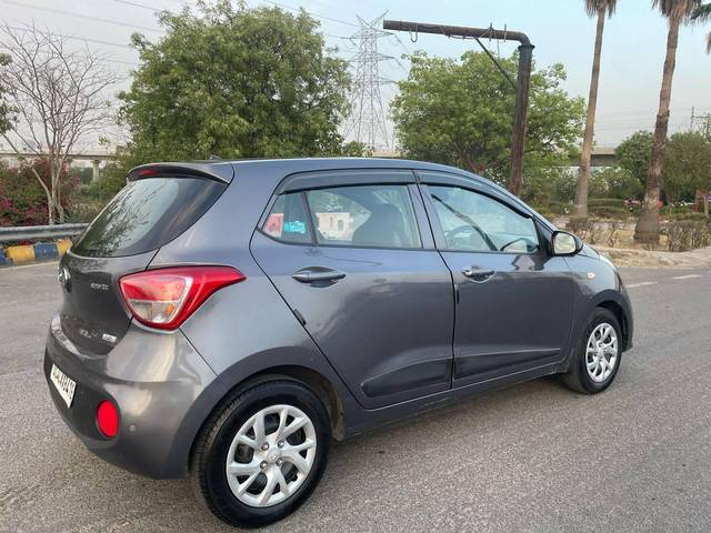 https://images10.gaadi.com/usedcar_image/4555555/original/processed_af16c7273685664200e9a3efc23cab8f.jpg?imwidth=6402