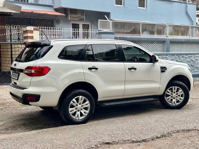 https://images10.gaadi.com/usedcar_image/4555560/original/e94cfee78e3cea619165c8a1813e59e5.jpg?imwidth=6402