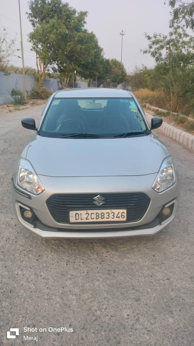 https://images10.gaadi.com/usedcar_image/4555562/original/processed_9b8a600a13fff0c265aac43e155c3bd7.jpg?imwidth=6400