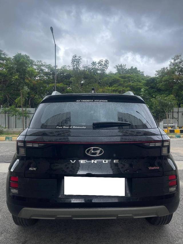 https://images10.gaadi.com/usedcar_image/4555575/original/processed_05c0168152a57c4e6a7486b37b2d82ac.jpg?imwidth=6401