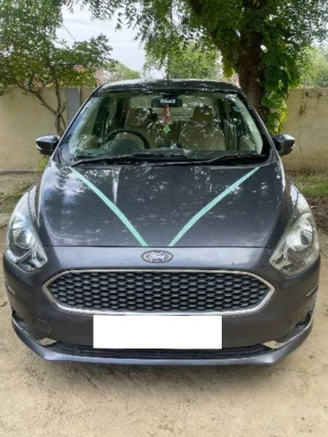 https://images10.gaadi.com/usedcar_image/4555576/original/processed_1dee378f-a5b1-4f98-8da0-959bedf6215d.jpeg?imwidth=6400