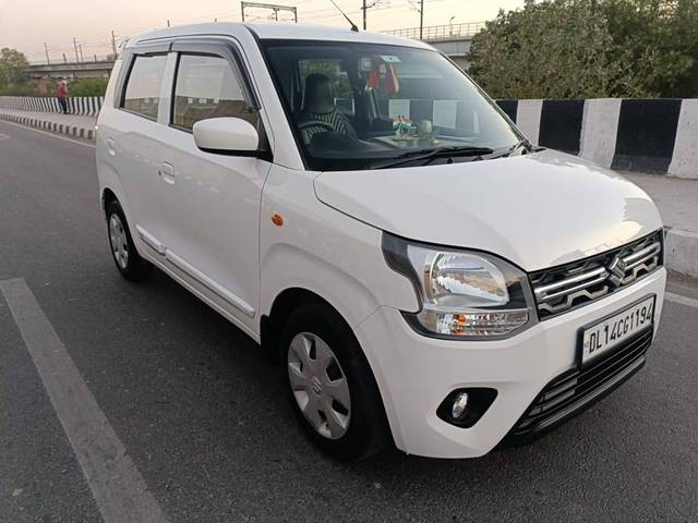 https://images10.gaadi.com/usedcar_image/4555584/original/processed_73e55735610552ca3b77dd2733316bec.jpg?imwidth=6400