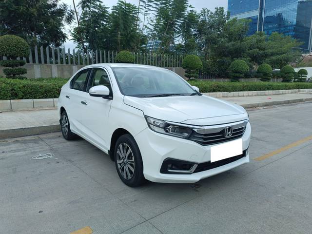 https://images10.gaadi.com/usedcar_image/4555587/original/processed_3a1f01888b0fa69141ab8850041d3f29.jpeg?imwidth=6400