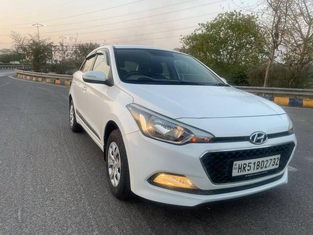 https://images10.gaadi.com/usedcar_image/4555595/original/processed_12d7623444b3da22ddfc7e5c1a3d5bfa.jpg?imwidth=6400