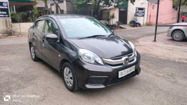 https://images10.gaadi.com/usedcar_image/4555603/original/processed_4eab78021c5542e1b768e7ce609f2cb0.jpg?imwidth=6400