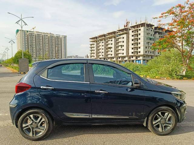 https://images10.gaadi.com/usedcar_image/4555608/original/processed_8017a9b65530f59b41b397e633045fce.jpg?imwidth=6401