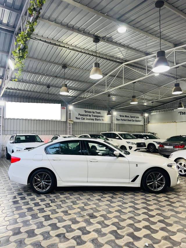 https://images10.gaadi.com/usedcar_image/4555611/original/processed_39ac0592e10e9b5fd2d3edbed2f8089a.jpg?imwidth=6401