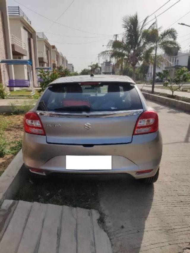 https://images10.gaadi.com/usedcar_image/4555654/original/processed_b52f4e62-b136-4011-9f84-7e4f60cb6f01.jpg?imwidth=6402