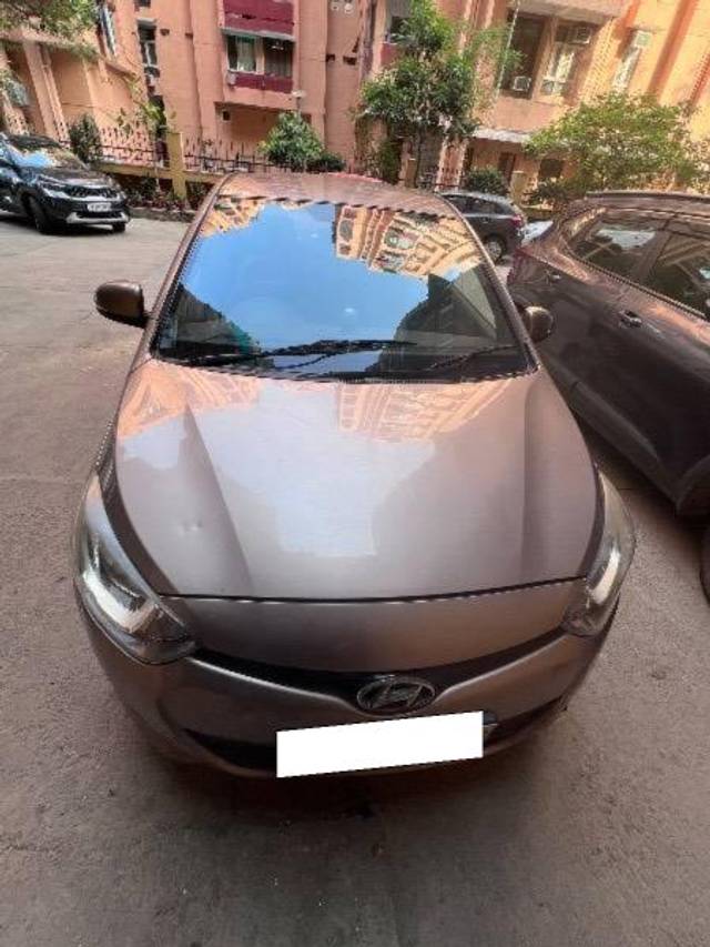 https://images10.gaadi.com/usedcar_image/4555672/original/processed_99ab3810-9b2d-4b7c-8cce-5d43299eabde.jpeg?imwidth=6400