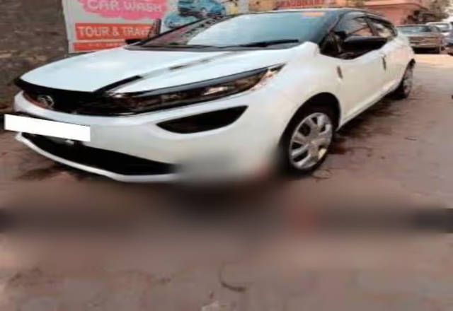 https://images10.gaadi.com/usedcar_image/4555679/original/18e6196c-4ad9-42b0-be83-ed74abaff9cb.?imwidth=6400