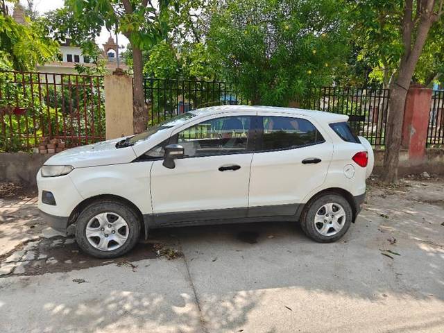 https://images10.gaadi.com/usedcar_image/4555683/original/processed_bf1c54bf-7418-48e1-b211-0139d423cdc1.jpg?imwidth=6402