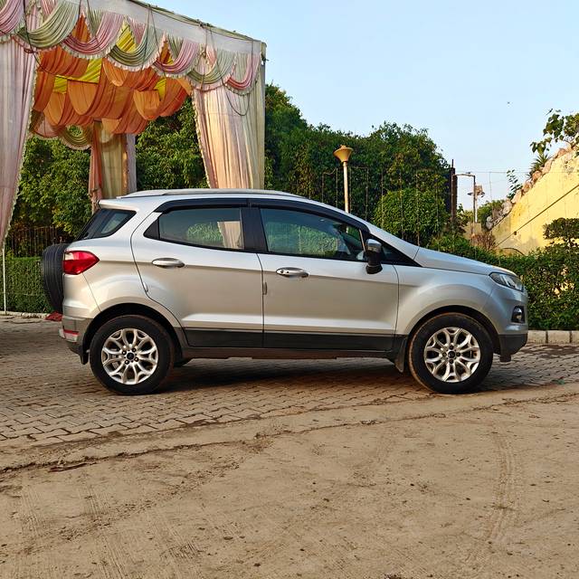 https://images10.gaadi.com/usedcar_image/4555687/original/c93ab71d38b25b3a81e08d4f33c702fc.jpg?imwidth=6401