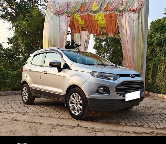 https://images10.gaadi.com/usedcar_image/4555687/original/processed_82a0e8089dd9d00d2ae7e00e5f153014.jpg?imwidth=6400