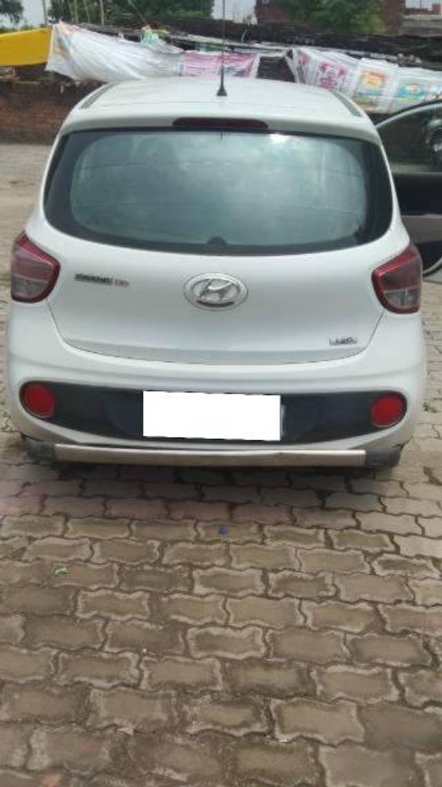 https://images10.gaadi.com/usedcar_image/4555700/original/processed_9306272c-0449-436d-ac09-0b9938692873.jpg?imwidth=6401