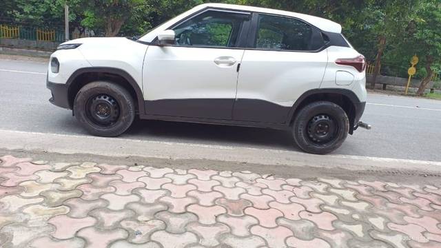 https://images10.gaadi.com/usedcar_image/4555702/original/78005f3b182059f6670a3d321f490bb0.jpg?imwidth=6402