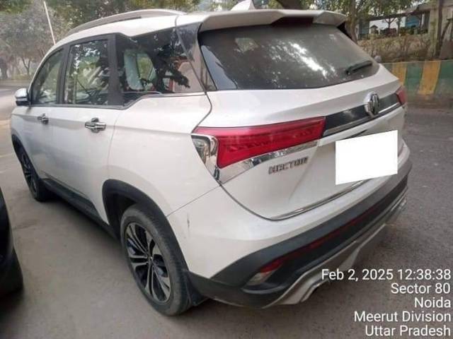 https://images10.gaadi.com/usedcar_image/4555710/original/processed_dd1963afafbe1647a9e9c1794f0298f4.jpg?imwidth=6402