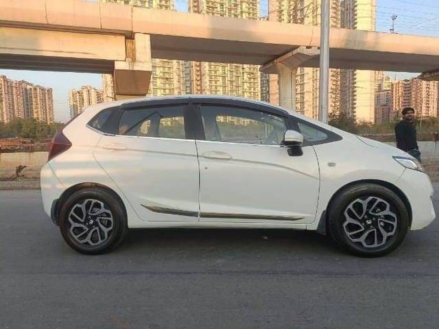 https://images10.gaadi.com/usedcar_image/4555720/original/85be39cb294b3851b7c7d6595d2dc6e1.jpg?imwidth=6401