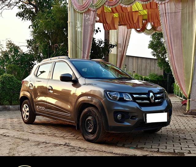 https://images10.gaadi.com/usedcar_image/4555723/original/processed_66fef5e0d3cc042ee0aa70cb7f813f4a.jpg?imwidth=6400