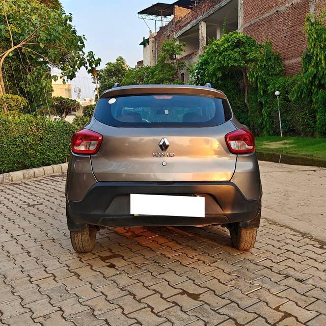 https://images10.gaadi.com/usedcar_image/4555723/original/processed_972b11bfe6ed3870d7acaa54bd97f687.jpg?imwidth=6402