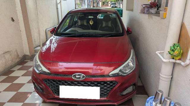 https://images10.gaadi.com/usedcar_image/4555729/original/processed_ee48e8b4-3652-42d1-83ef-3cb8a814d48d.jpg?imwidth=6400