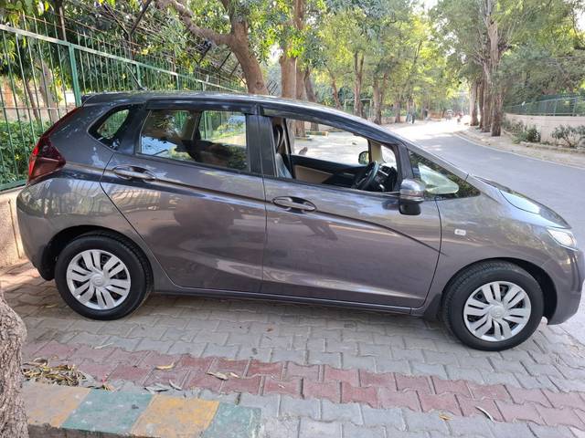 https://images10.gaadi.com/usedcar_image/4555768/original/93625eb3016ea125e56bba3a41269d10.jpg?imwidth=6401