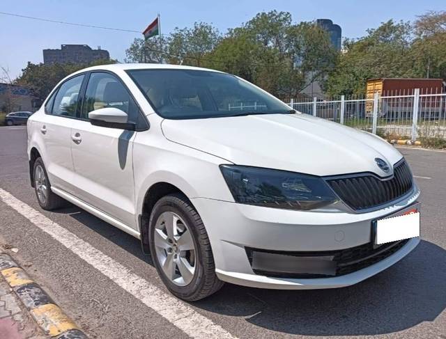 https://images10.gaadi.com/usedcar_image/4555774/original/processed_3de28b4b4f256e8b3c2acee57fc12474.jpg?imwidth=6400