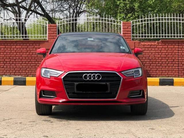 https://images10.gaadi.com/usedcar_image/4555775/original/2b808797edac062e376ba1391286595b.jpg?imwidth=6400