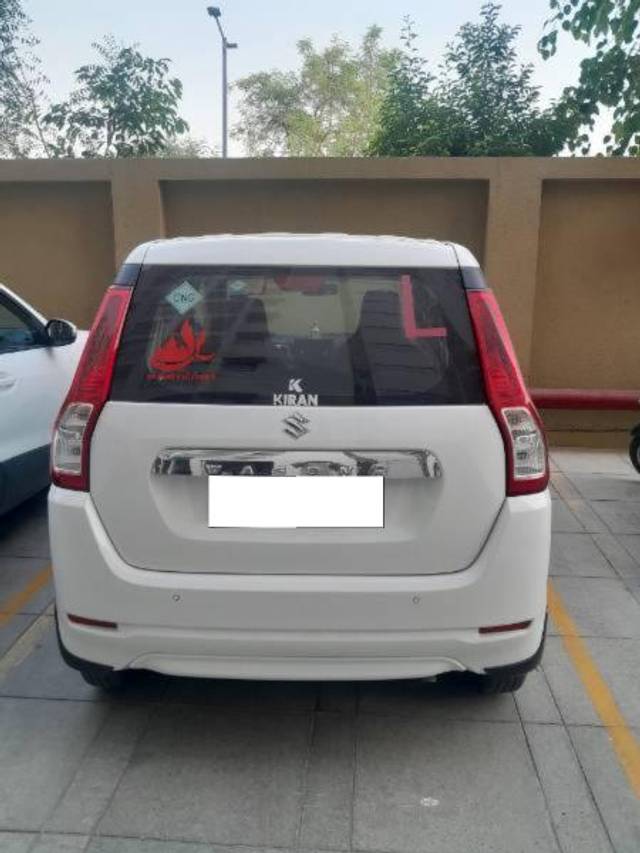 https://images10.gaadi.com/usedcar_image/4555778/original/processed_121ba1d5-ef7c-4fe4-8b4c-02934d5c25a0.jpg?imwidth=6402