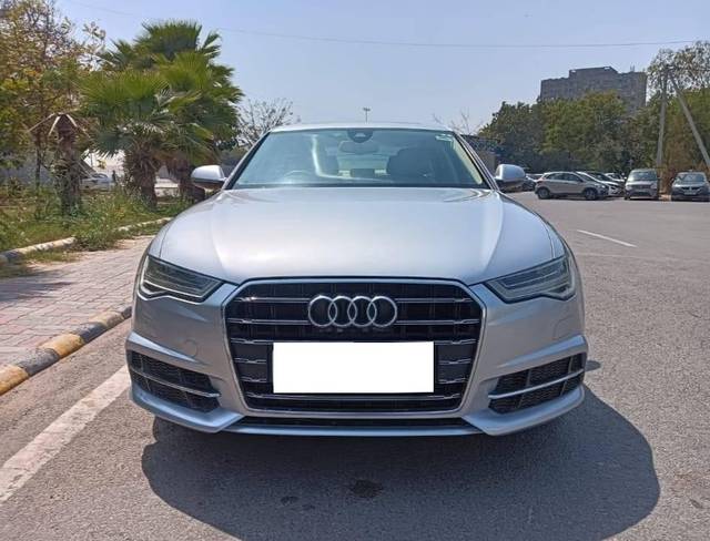 https://images10.gaadi.com/usedcar_image/4555783/original/processed_375f8b8b9833bfec9c8d1790c4898699.jpg?imwidth=6400