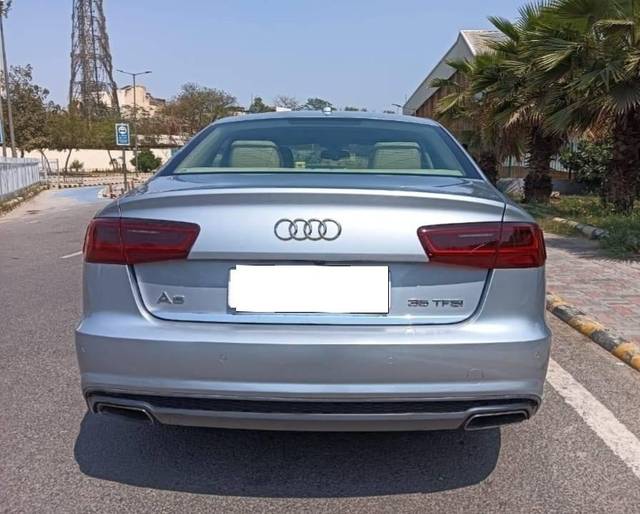 https://images10.gaadi.com/usedcar_image/4555783/original/processed_3c4fd055075f95fff814b4c454492e65.jpg?imwidth=6402