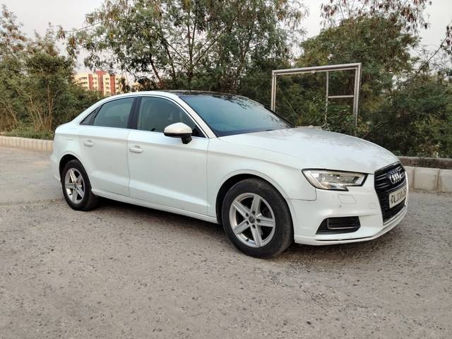 https://images10.gaadi.com/usedcar_image/4555790/original/0767dacd32ee74d7c3ce8f8dfc1f2288.jpg?imwidth=6400