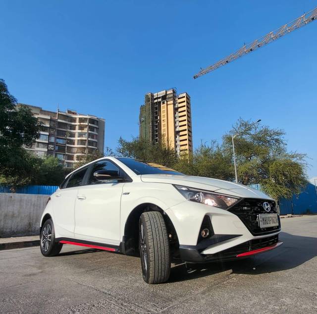 https://images10.gaadi.com/usedcar_image/4555800/original/processed_206860d9b4f4e0fa7cf9bbeb4321b968.jpg?imwidth=6400