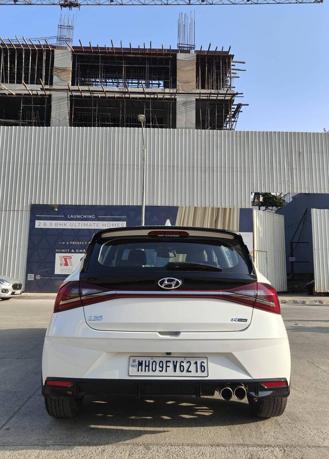 https://images10.gaadi.com/usedcar_image/4555800/original/processed_f8b0f2d3e1c2069daa8be29ed3dbdbb4.jpg?imwidth=6402