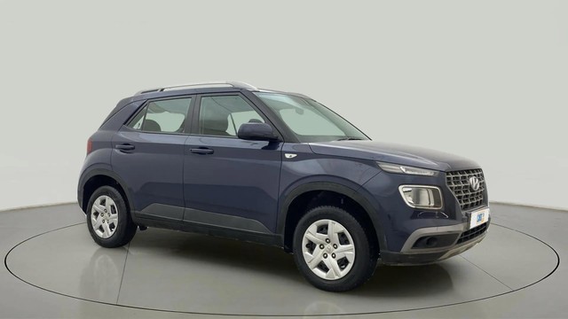 https://images10.gaadi.com/usedcar_image/4555807/original/7e539fee22f58358eecb224140269f3e.jpg?imwidth=6400